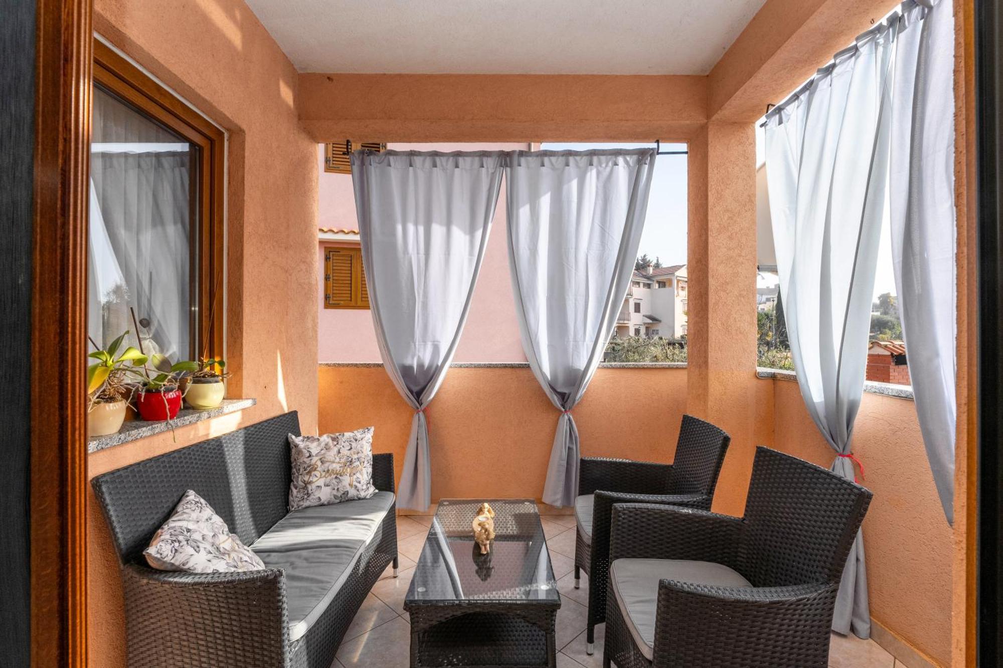 Apartment Morena Poreč Kültér fotó